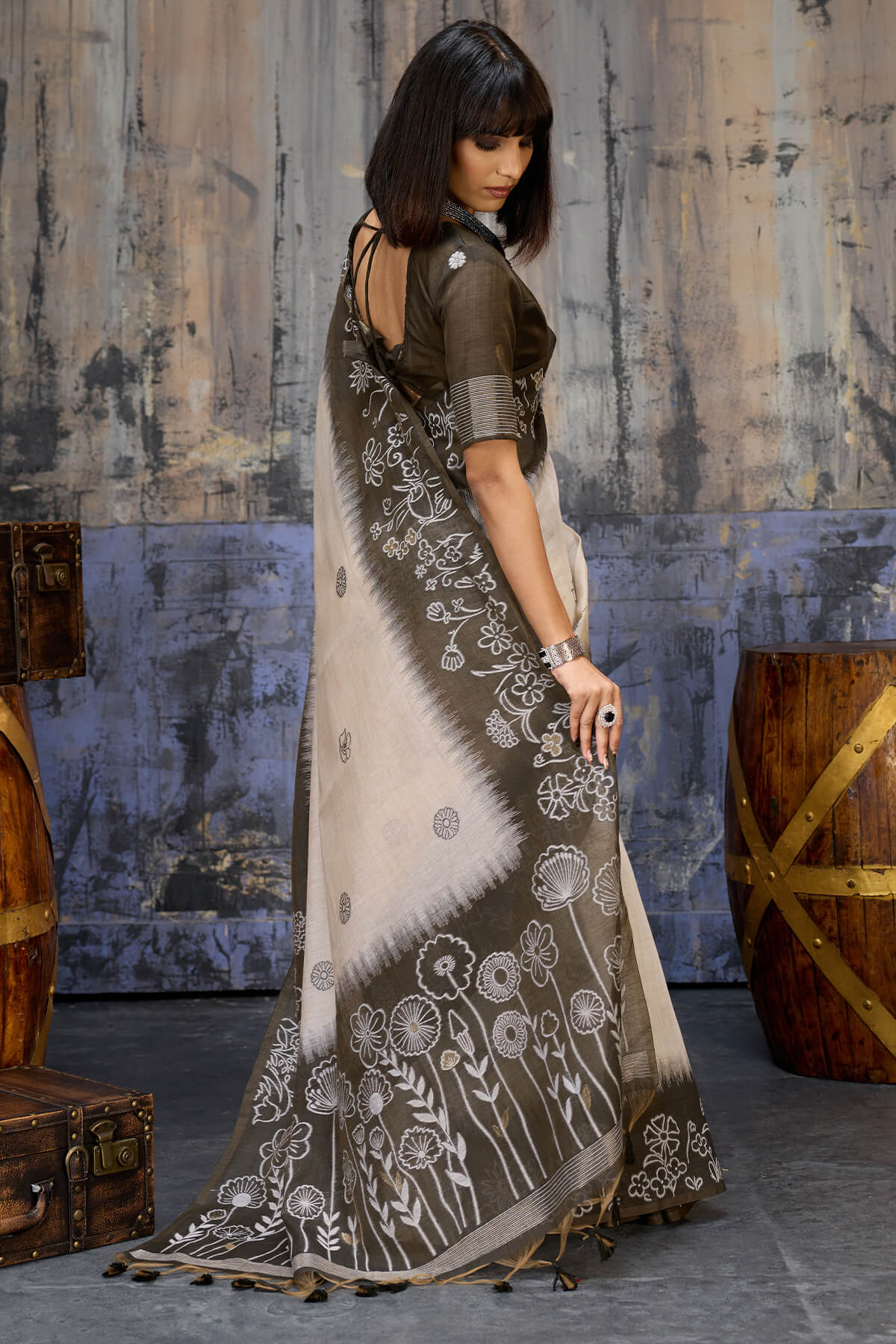 Beige and Black Handloom Munga cotton Silk Saree