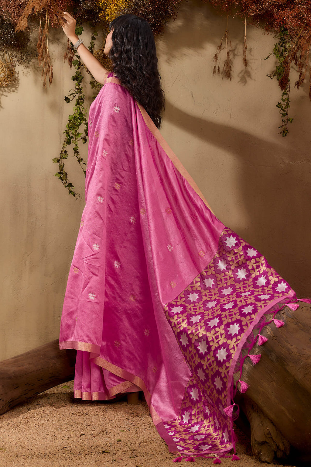 Thulian Pink Woven Tussar Silk Saree
